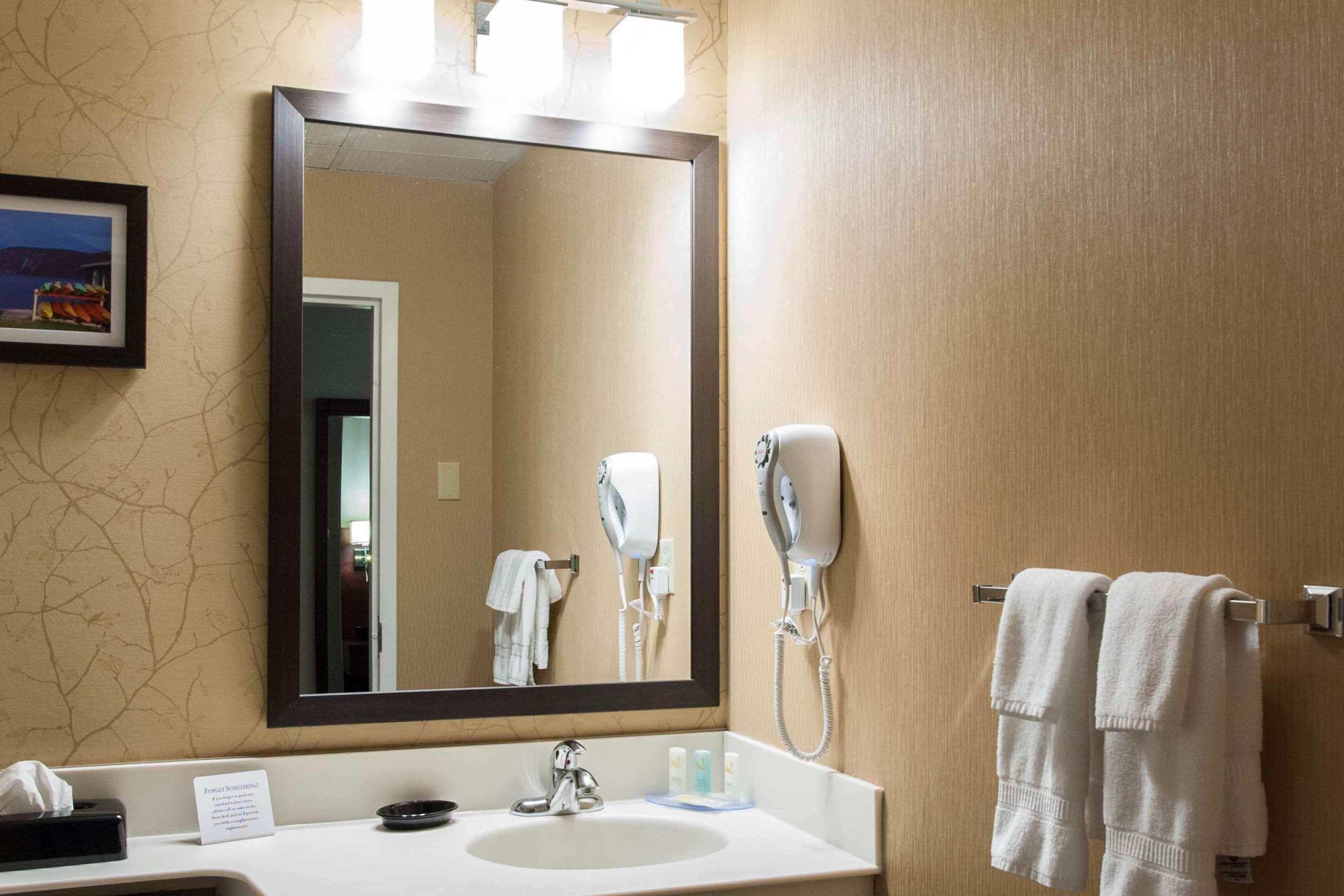 Quality Hotel & Suites Gander Exteriör bild